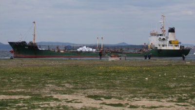 Çanakkale Boğazı'nda gemi kazası: Tanker karaya oturdu