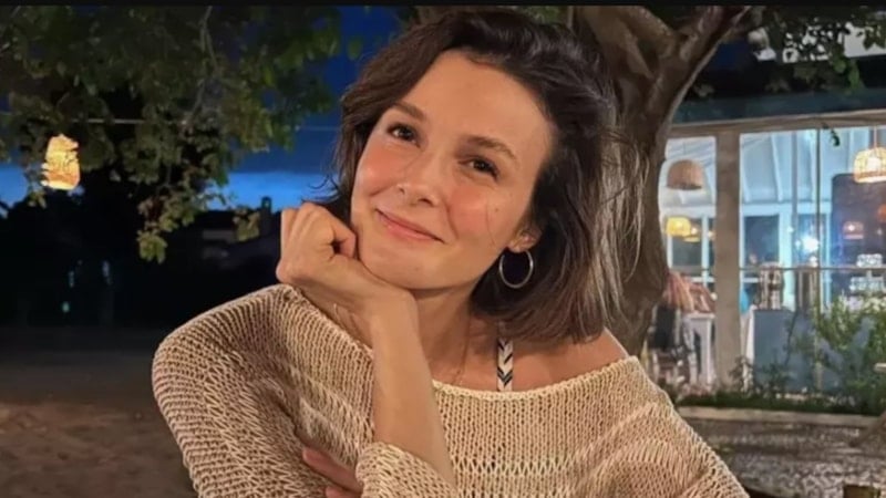 Eşref Rüya'nın Çiğdem'i Büşra Develi güzeliğiyle büyüledi