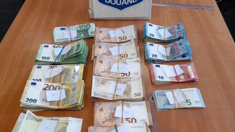 Edirne'de buzdolabına sakladığı 62 bin 770 euro gümrükte yakalandı