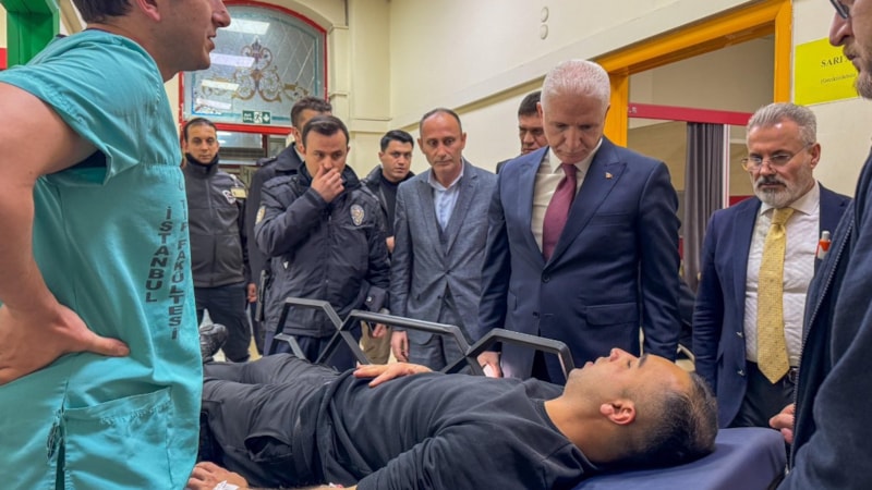 İstanbul Valisi Davut Gül, yaralanan polisleri ziyaret etti