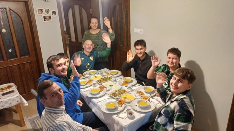 Kocaelisporlu oyuncular taraftar evlerinde iftar masalarına oturdu