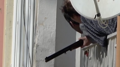 Çanakkale'de annesini rehin alan komşusu tarafından vuruldu