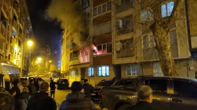 Bursa'da yangın: 5 kişi dumandan etkilendi