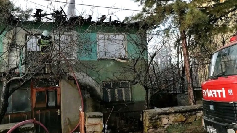 Kütahya'da köy evinde korkutan yangın
