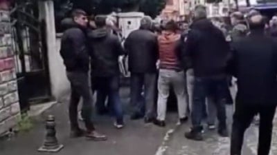 Pendik’te ara gaz kavgası: Moto kurye ile cemaat birbirine girdi