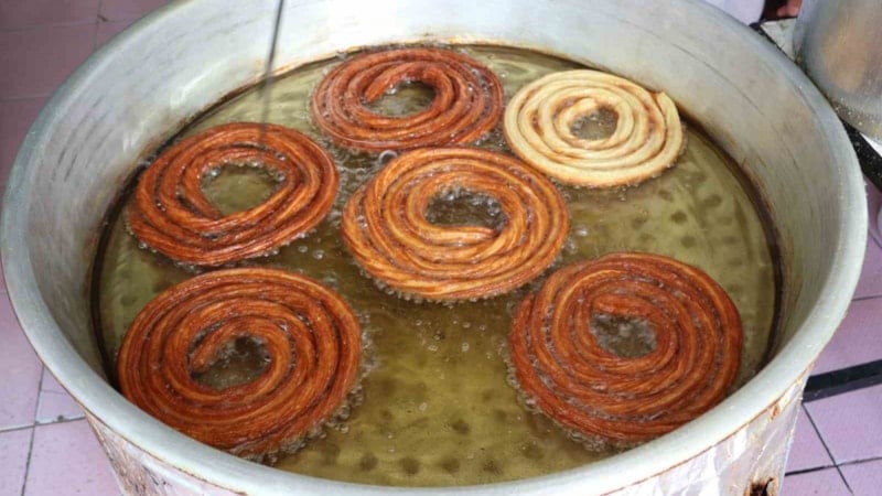 Diyarbakır’da 30 yıllık lezzet geleneği: Halka tatlısı