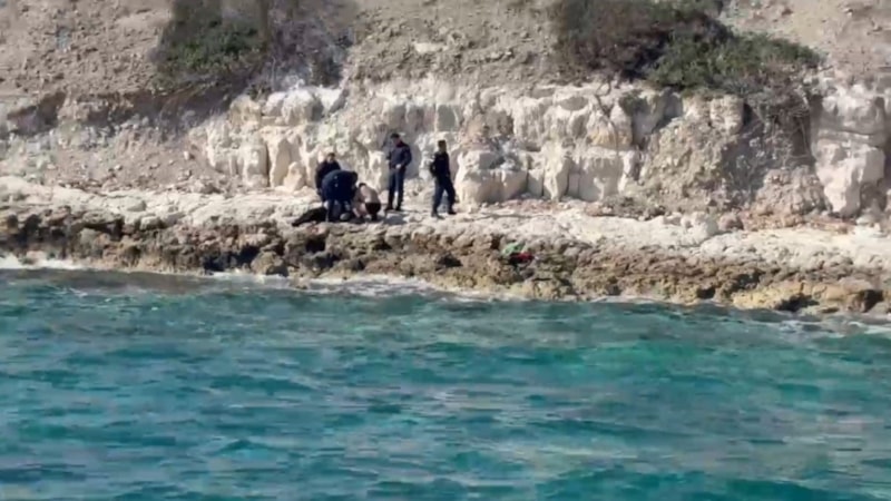 İzmir'de denize düşen oltasını alırken boğuldu