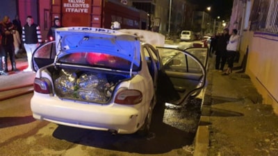 Isparta'da kontağı çevirdiği esnada aracı alev aldı