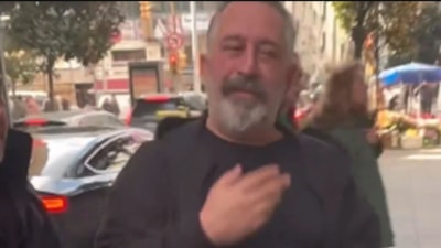 Dilenci istediğini alamayınca Cem Yılmaz'a beddua etti