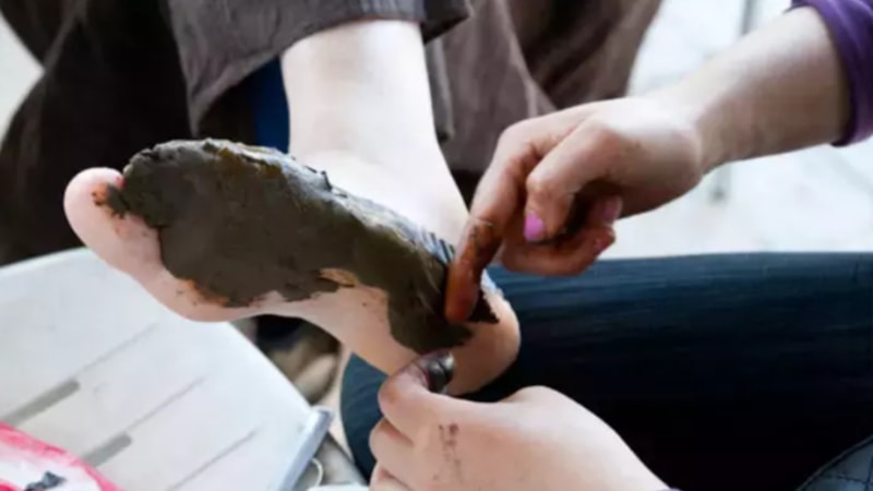 Ayağa neden kına yakılır? Ayak altına kına yakmanın faydaları nelerdir?