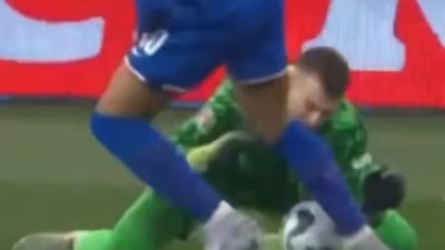 Kylian Mbappe'den Dominik Livakovic'e müdahale