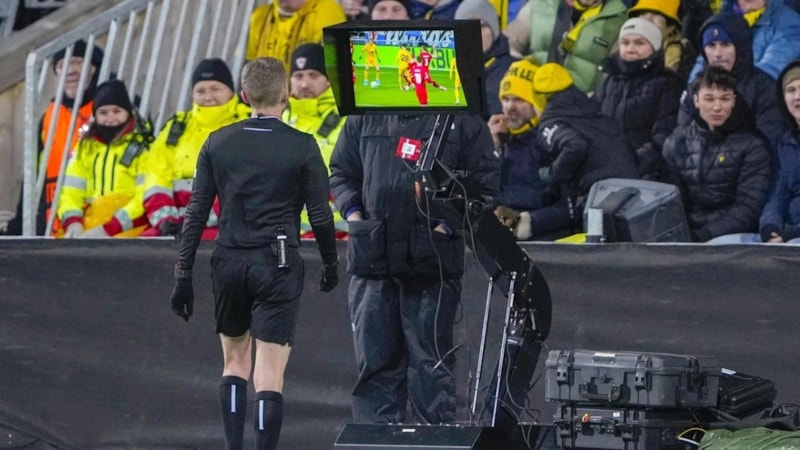 İtalya Serie A'da VAR'a gidilen pozisyonlar stat ekranına yansıtılacak