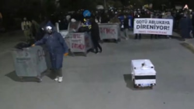 ODTÜ'lü eylemciler kartondan TOMA yaptı