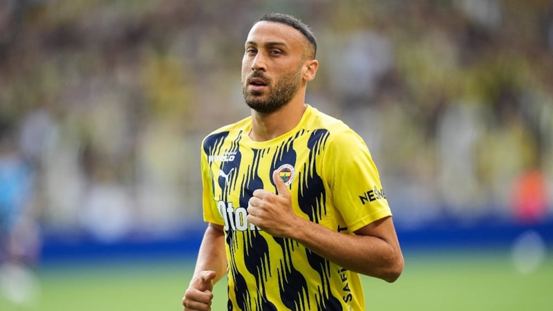 Fenerbahçe'de Cenk Tosun takımda kaldı
