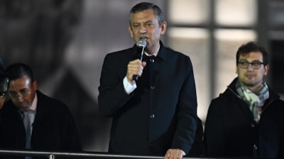 Özgür Özel'den Vali Davut Gül’e tehdit: Alnını karışlarım