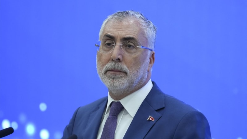 Vedat Işıkhan: Emeklilerin bayram ikramiyesi Meclis'ten geçtikten sonra hesaplara yatırılacak