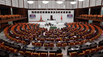 SON DAKİKA! Emekli ikramiyesini 4 bin liraya yükselten teklif TBMM'de kabul edildi