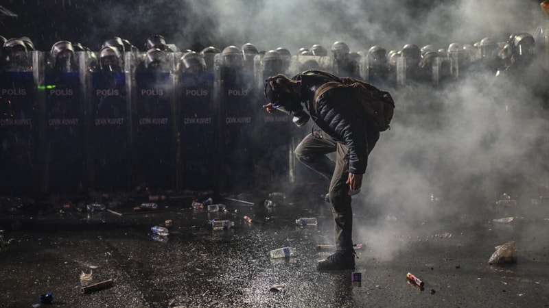 Saraçhane'de tutuklanan gazeteciler tahliye edildi