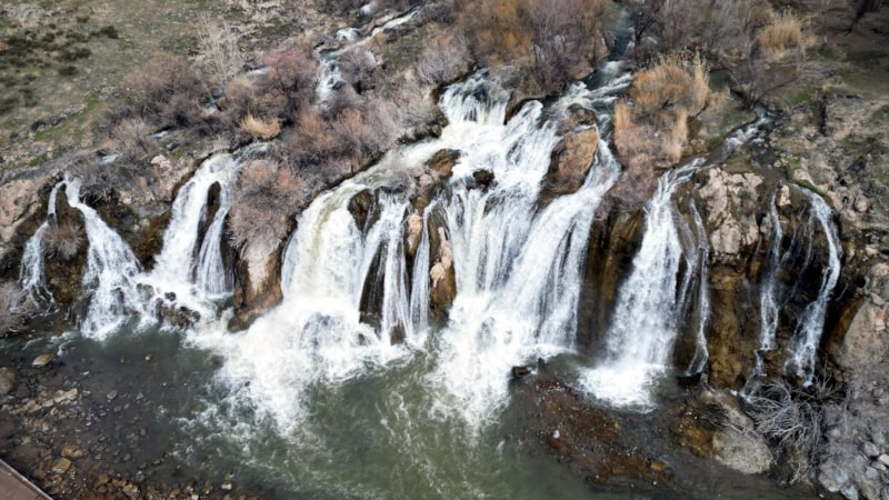 Van'ın Muradiye Şelalesi'nden kartpostallık görüntüler