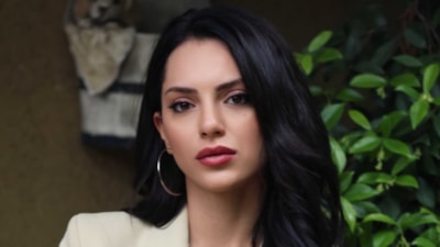 İnci Taneleri'nin Nehir'i Sera Kutlubey kızıl haliyle büyüledi! Takipçileri 