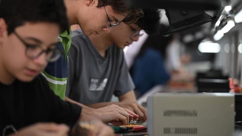 Öğrencilere 3 yılda 63,5 milyar lira staj desteği sağlandı