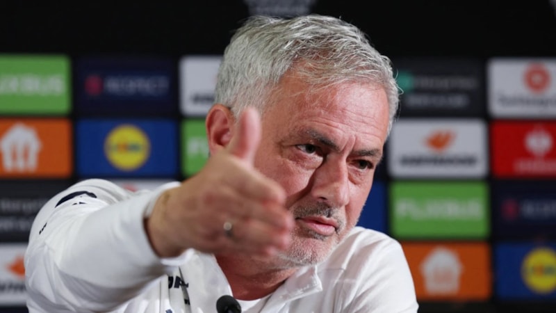 Jose Mourinho, Allan Saint Maximin'e göndermede bulundu