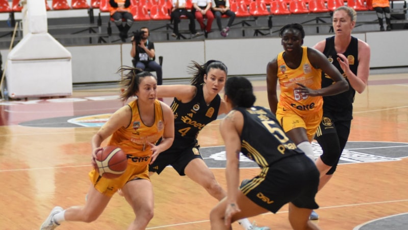 Fenerbahçe'den Melikgazi Kayseri Basketbol'a 32 sayılık fark!