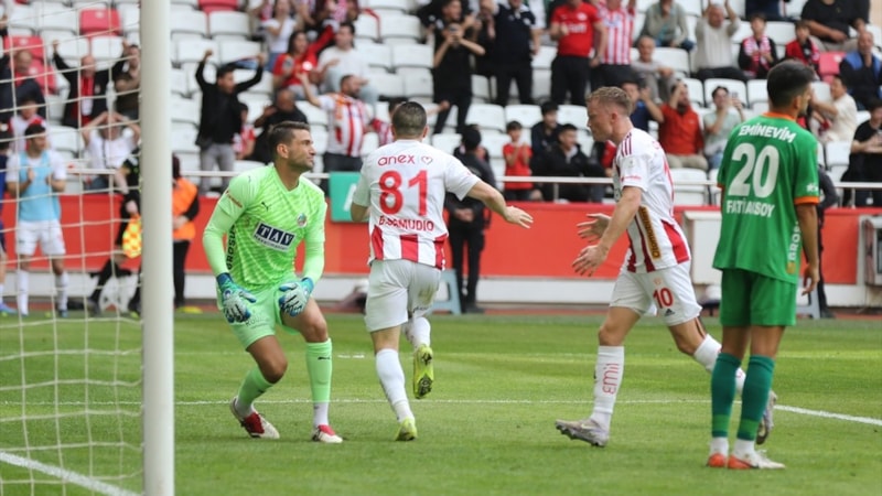 Antalyaspor, Alanyaspor'u iki golle geçti