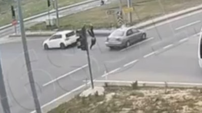 Edirne'de Yunan sürücünün çarptığı motosikletli yaralandı