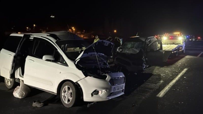 Kars'ta trafik kazasında 2 kişi öldü