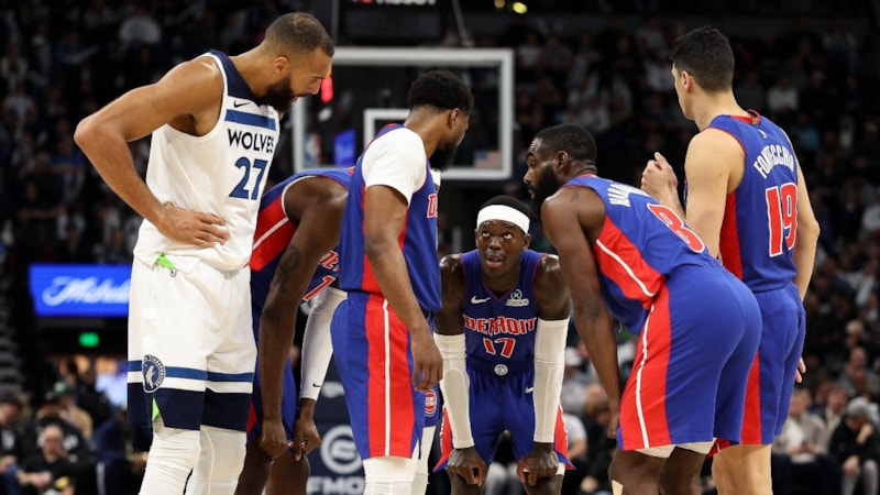 NBA'de çıkan kavgada 5 basketbolcu ve 2 antrenör ihraç edildi