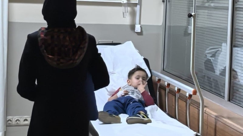 Bursa'da küçük çocuğun yemek borusuna takılan para çıkartıldı