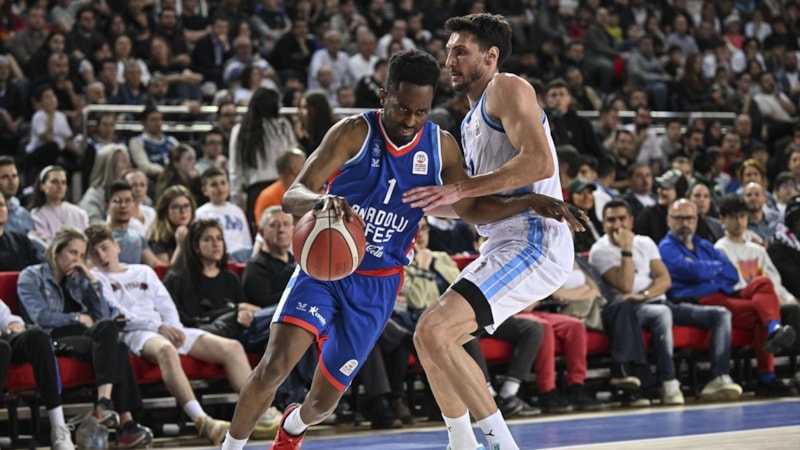 Anadolu Efes, Türk Telekom'u mağlup etti