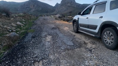Diyarbakır'da Dem Partili belediyeye bozuk yol tepkisi