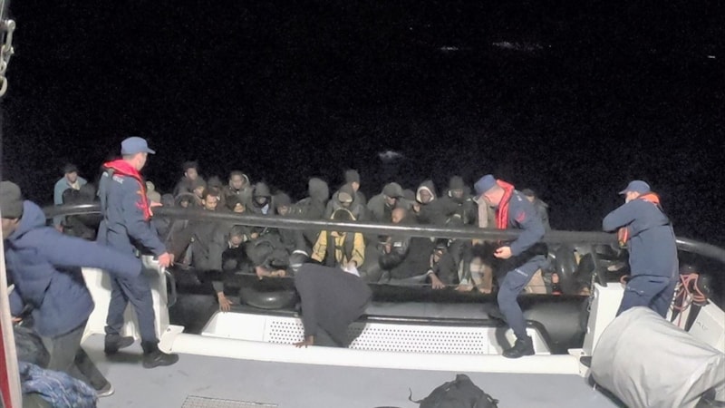 İzmir'de düzensiz göçmen operasyonu