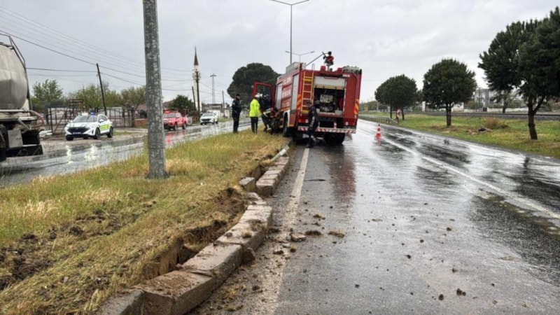 Aydın'da kazadan dönen itfaiye aracı kaza yaptı