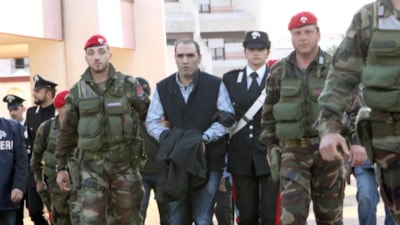 Almanya'da İtalyan mafyasına operasyon: 1 polis gözaltında