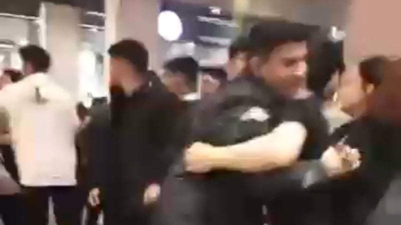 Bursa'da AVM'de yumruklu kavga