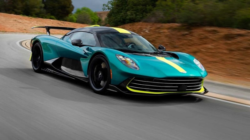 Aston Martin Valhalla seri üretime yaklaşıyor