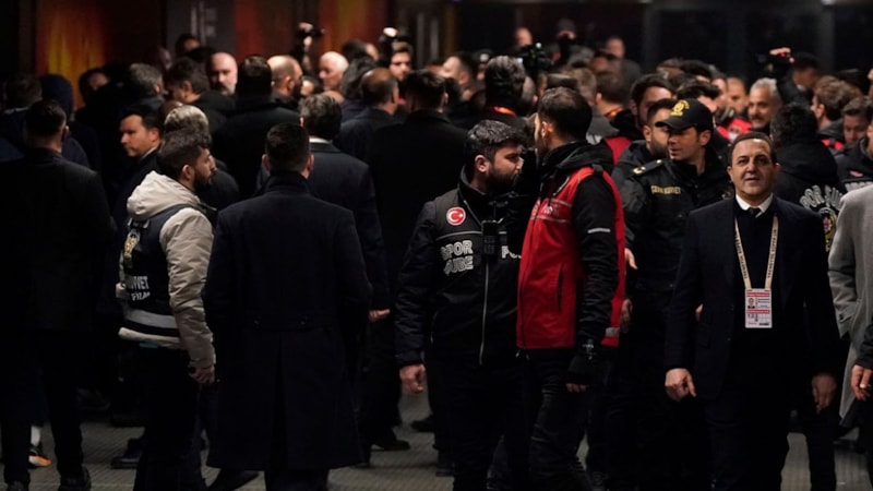 Fenerbahçe - Galatasaray derbisinde 30 bin 199 polis görev yapacak