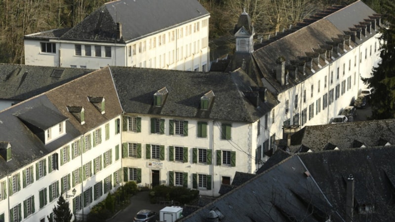 Fransa'da özel okulda cinsel istismar ve şiddet: 200 şikayet var