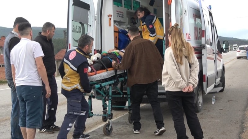 Kütahya'da otomobiller çarpıştı: 3 yaralı