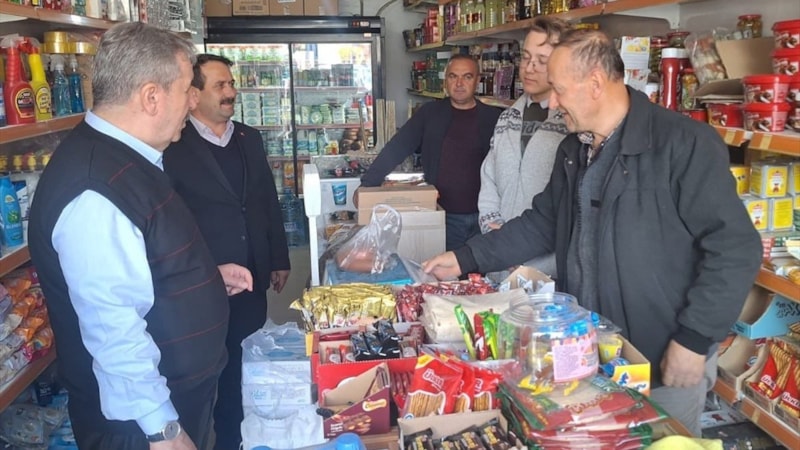 Destici, CHP'nin boykot çağrına karşı alışveriş yaptı