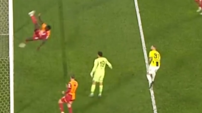 Galatasaray'da Davinson Sanchez'den kritik müdahale