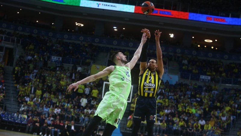 Fenerbahçe, Barcelona'ya yenildi