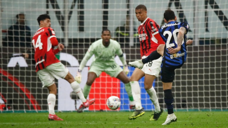 Hakan Çalhanoğlu'nun füzesi Inter'e beraberliği getirdi