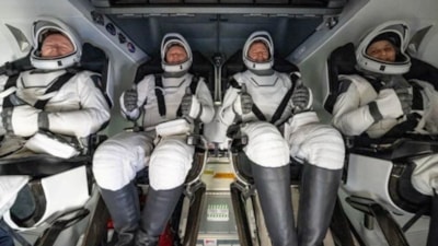 9 ay uzayda mahsur kalan astronotlar ilk kez konuştu