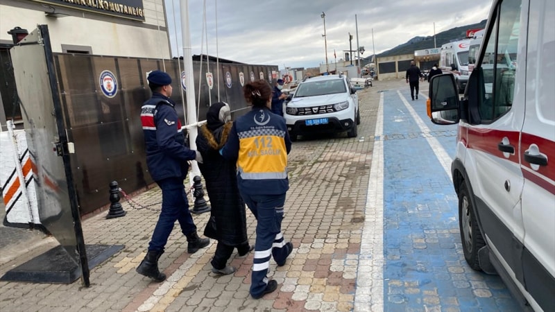 Çanakkale'de göçmenleri taşıyan bot battı: 9 ölü