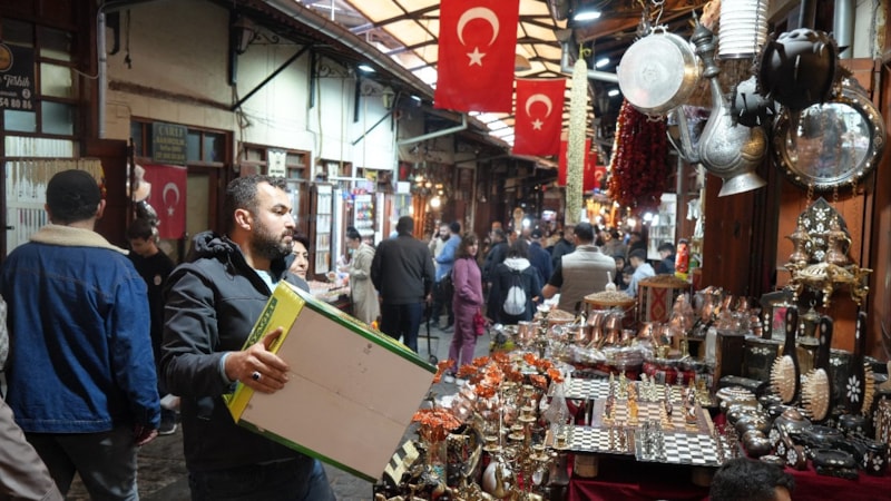 Boykot Gaziantep’e uğramadı: Çarşı-pazarda yoğunluk