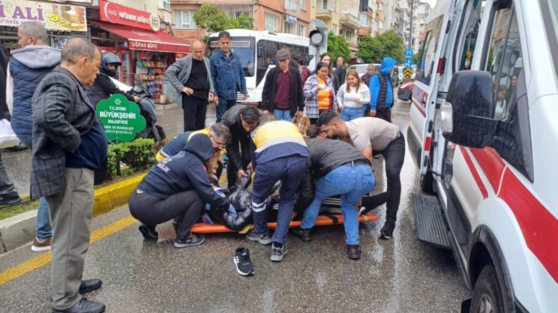 Aydın'da bisiklet ile ticari araç çarpıştı